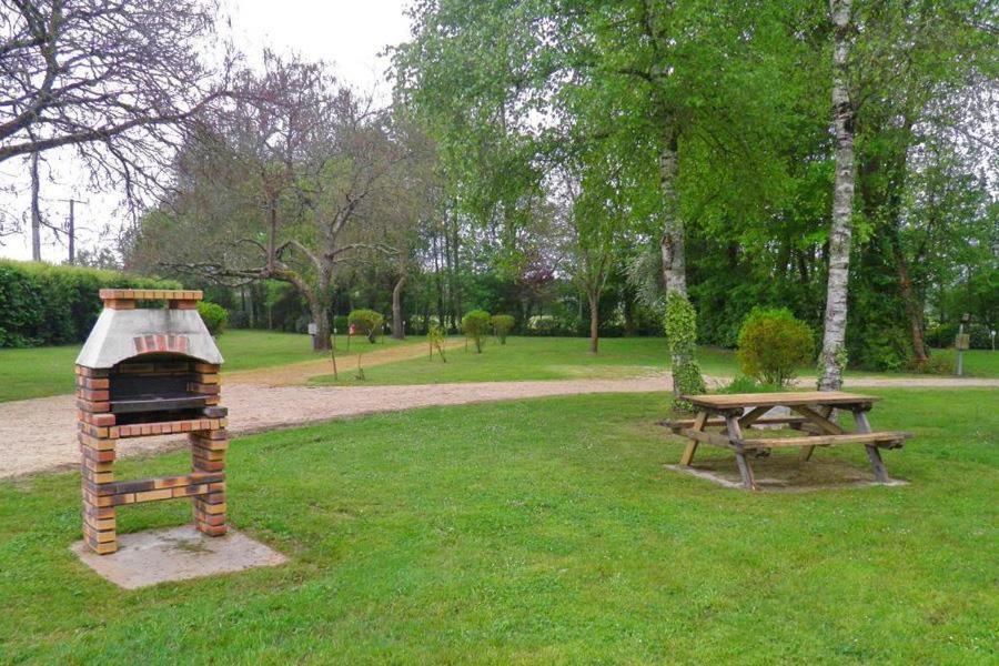 Camping De Baignes Hotel Exterior foto